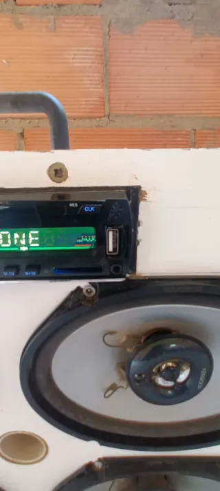 Caja altavoces portátil Kenwood