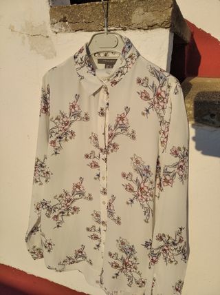 Blusa floral Primark talla M