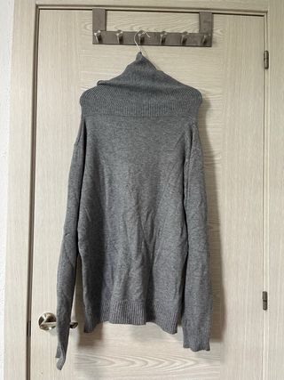 Jersey cuello vuelto gris