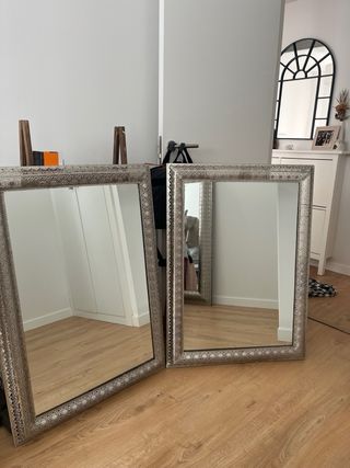 Espejo plateado decorativo