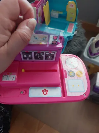 Pin y Pon  furgoneta veterinaria