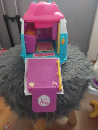 Pin y Pon  furgoneta veterinaria