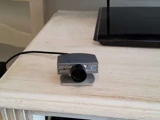 PlayStation 2 + Cámara + 2 Memory Cards + Juego