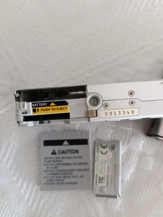 Canon IXUS II e Pentax Optio - Lotto di 2 Fotocamere