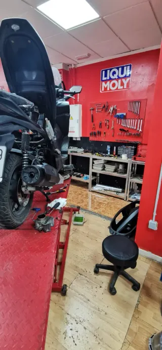 Se traspasa o Alquila taller mecánico