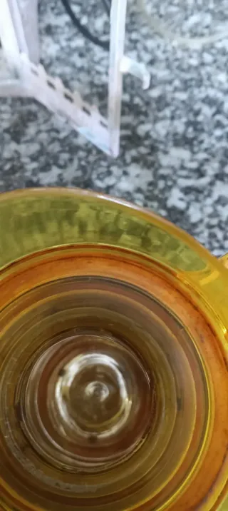 Jarra Vintage Transparente y Amarilla