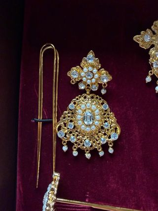 Aderezo fallera dorado sin estrenar