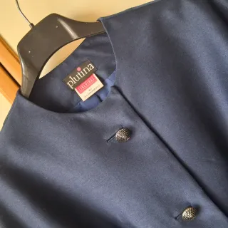 Completo giacca corta e tubino blu