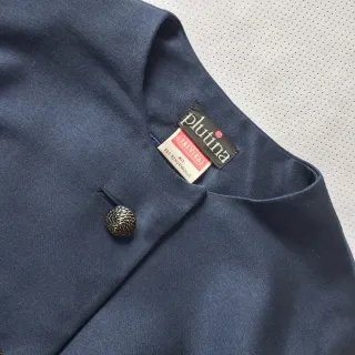 Completo giacca corta e tubino blu