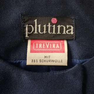 Completo giacca corta e tubino blu