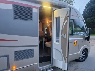 Autocaravana Burstner Aviano i 728