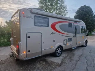 Autocaravana Burstner Aviano i 728
