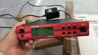 Multiefectos Boss VF-1 24-bit