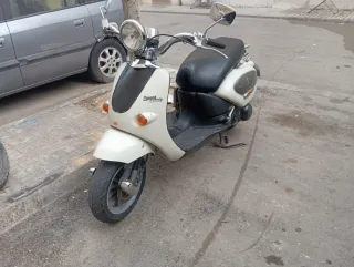 Aprilia Custom Scooter 125cc 2007