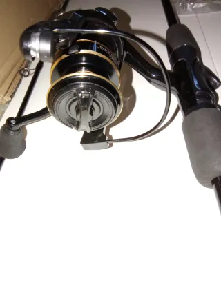 Combo de pesca con carrete y caña Nuevo