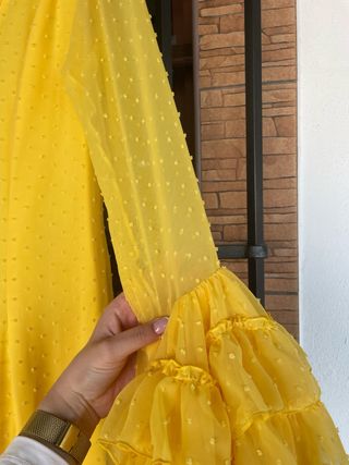 Traje de flamenca amarillo con volantes