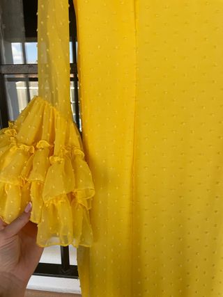 Traje de flamenca amarillo con volantes
