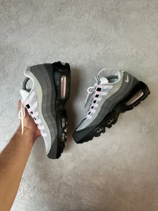 Nike Air Max 95 Gris y Rosa
