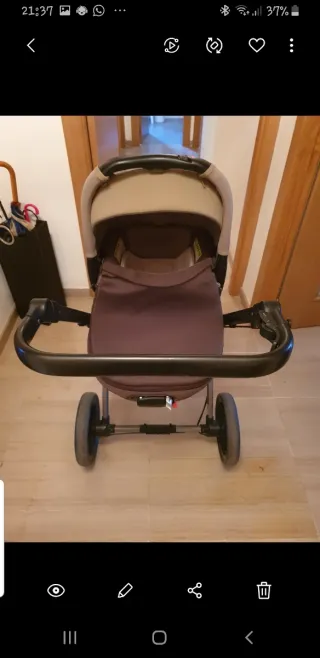 Carro de bebé marrón y beige