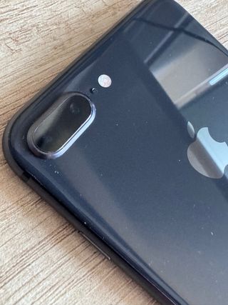 iPhone 8 Plus 64GB - Batteria appena sostituita al 100%