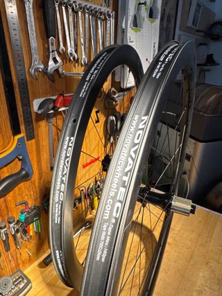 Ruedas Novatec R4 Disc Carbono