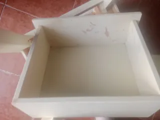Mesita de noche de madera