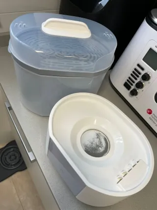 Esterilizador + secador biberones {Chicco}