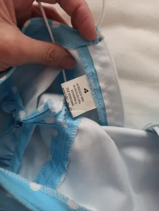 Traje de flamenca azul con lunares blancos niña