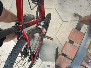 Negociable Bicicleta de montaña roja Conway