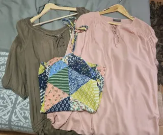 Blusas verde militar , rosa pastel y multicolor