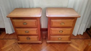 Cómoda + 2 mesitas de madera a juego