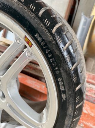 Llantas Rin 18 con Neumáticos