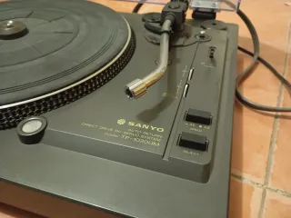 Tocadiscos Sanyo TP-1020UM Direct Drive