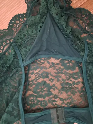 Body de encaje verde