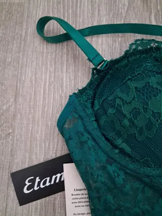 Body de encaje verde