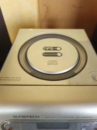 Equipo de música Pioneer con 2 altavoces