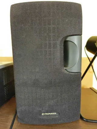Equipo de música Pioneer con 2 altavoces
