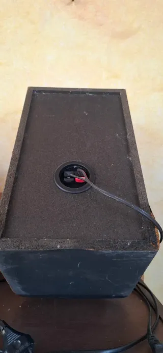 Equipo de música Pioneer con 2 altavoces