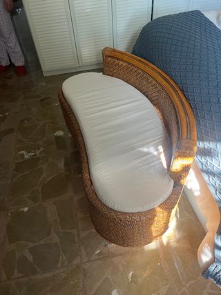 Descalzadora de ratán y madera