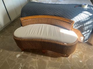 Descalzadora de ratán y madera