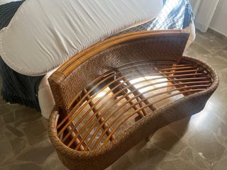 Descalzadora de ratán y madera