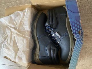 Botas de seguridad Anibal negras y azules