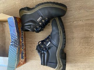 Botas de seguridad Anibal negras y azules