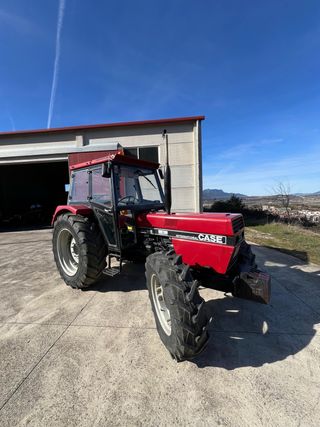 Tractor Case Internacional Rojo