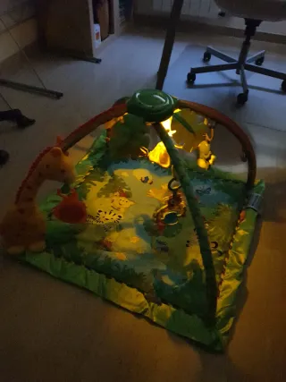 Manta de juegos para bebé con gimnasio