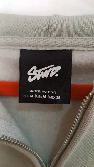 2 Sudaderas con cremallera y capucha