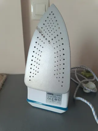 Plancha de vapor Delonghi 2200W