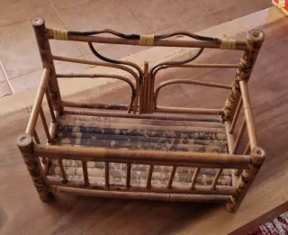 Estantería de bambú y ratán