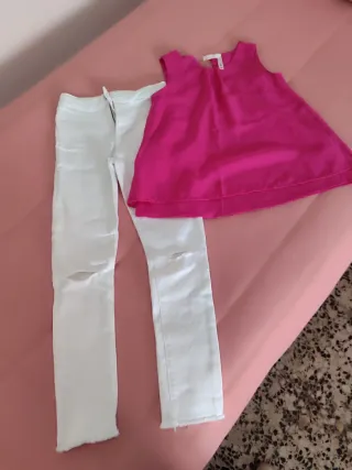 Conjunto pantalón blanco y blusa fucsia