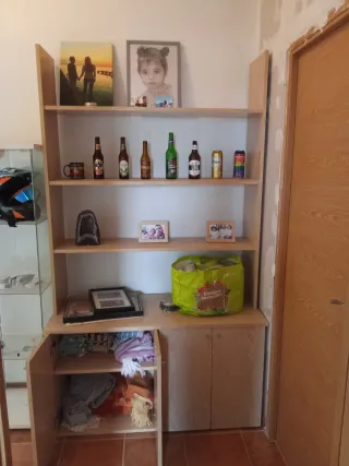 Mueble estantería, está en perfecto estado